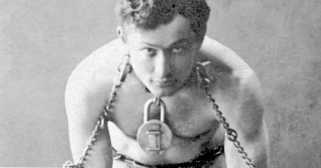 10 tajemství za největší iluze Harryho Houdiniho