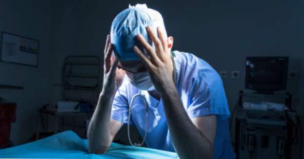 Top 10 katastrophale Fehler, die während einer Operation aufgetreten sind (Gesundheit)