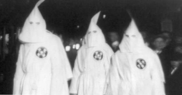 10 av de mest ödmjuka handlingarna begåtts av Ku Klux Klan (Brottslighet)