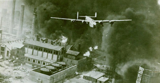 10 Insanely Daring Historical Air Raids (Historia)