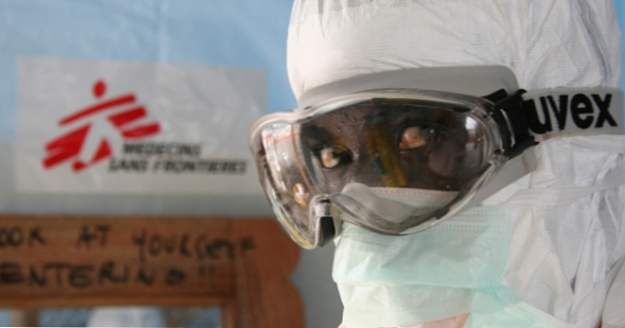 10 Zděšené teorie spiknutí o krizi Ebola