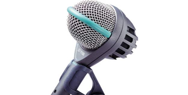 Top 10 kabelgebundene Mikrofone, die noch auf der Bühne verwendet werden