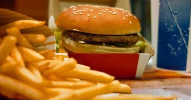 10 seltsame und gruselige Gründe, kein Fast Food zu essen