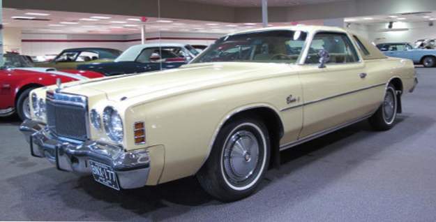 Top 10 des caractéristiques de l'automobile Tacky des années 1970