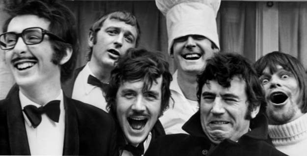 Topp 25 Monty Python skisser
